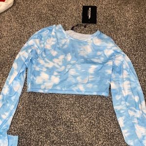 Cropped long sleeve.